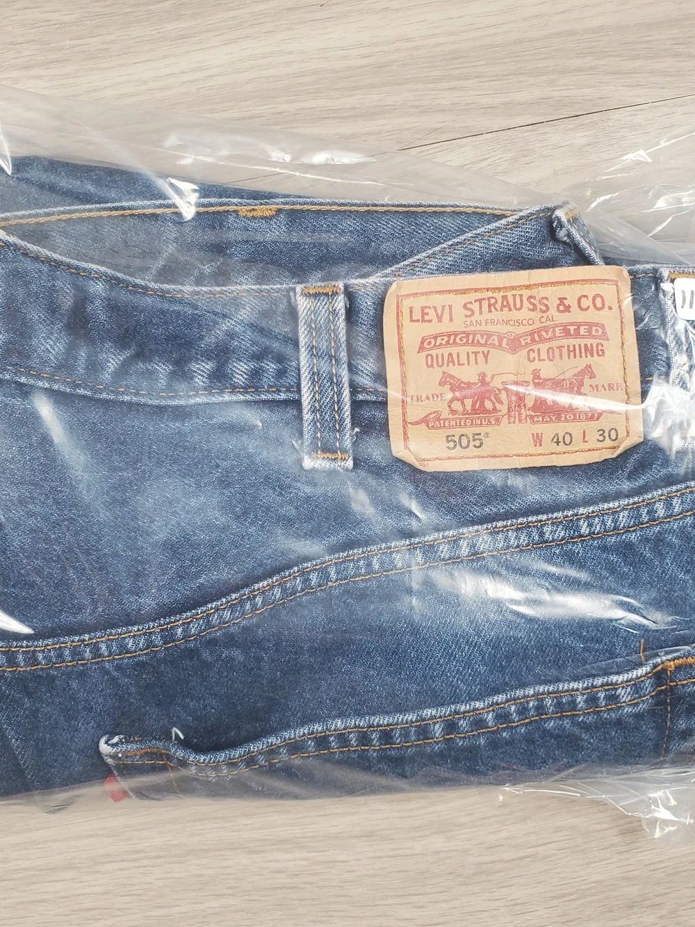 Vintage Levi's 505 Jeans W40 L30 Blue Denim Straight Leg 2000